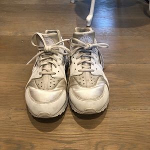White Nike Huarache Run Sneakers